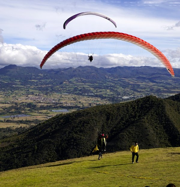 Où pratiquer le parapente au-dessus des montagnes de la Sierra Nevada, Espagne ?